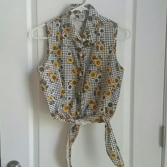 VINTAGE Cropped Button-up Tank - Picture 4 of 4